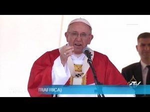 omelia-di-papa-francesco-nello-stadio-barthelemy-boganda-di-bangui