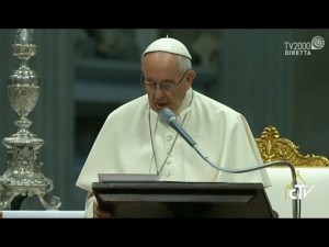 papafrancescola-preghiera-e-la-medicina-per-la-nostra-sofferenza