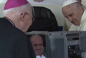 L'abbraccio di Papa Francesco a Michele, malato di Sla