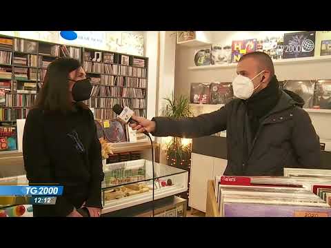 Papa Francesco visita negozio dischi a Roma. Figlia della titolare a Tv2000: "Gioia immensa"