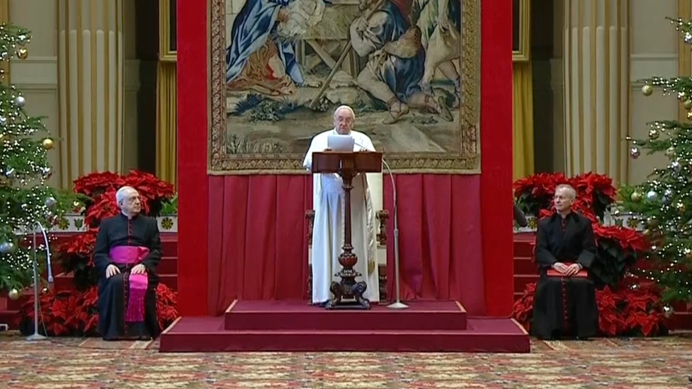 Il Papa: questo tempo sembra aver dimenticato l’umiltà del mistero di Dio che viene al mondo
