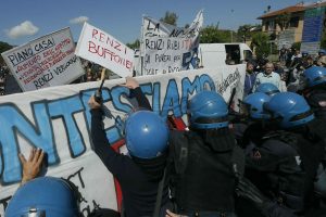 Internet: 30 anni; manifestanti a Pisa, tensione con polizia
