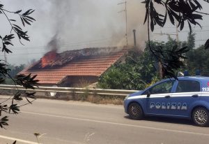 Incendi nel Palermitano, evacuate abitazioni e scuole