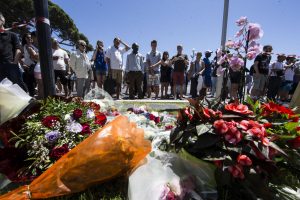Camion su folla a Nizza:84 morti.Tanti bambini tra vittime