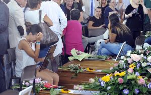 Sisma: celebrati funerali vittime, bilancio sale a 290 morti