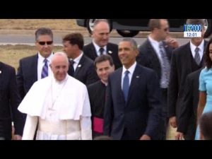 la-conferenza-stampa-di-papa-francesco-e-la-stretta-di-mano-con-barack-obama