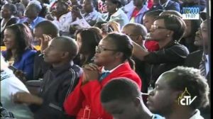 papa-francesco-nello-slum-di-kangemiqui-con-voi-mi-sento-a-casa