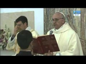 lavanda-dei-piedi-potranno-essere-scelte-anche-le-donne