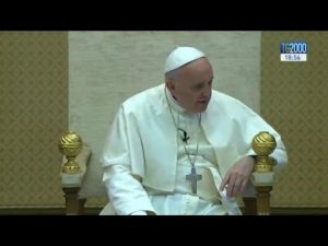 papa-francesco-incontra-i-bambini-protagonisti-del-libro-lamore-prima-del-mondo