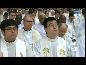 messa-crismale-papa-francesco-la-misericordia-ci-fa-uscire-dai-nostri-recinti