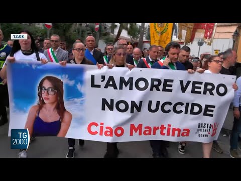 afragola fiaccolata per martina da Tv2000.it afragola fiaccolata per martina