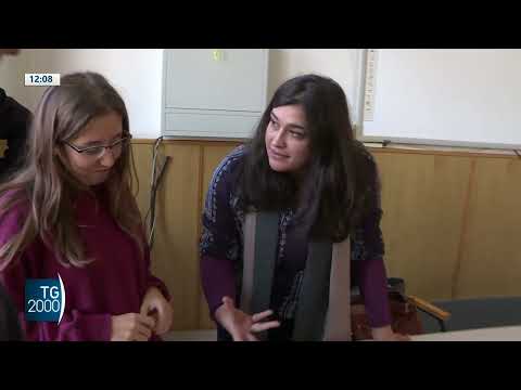 Scuola al via ma senza cellulari. Prima campanella a Bolzano Scuola al via ma senza cellulari. Prima campanella a Bolzano