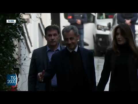 L’ex Presidente francese Nicolas Sarkozy in prigione L’ex Presidente francese Nicolas Sarkozy in prigione