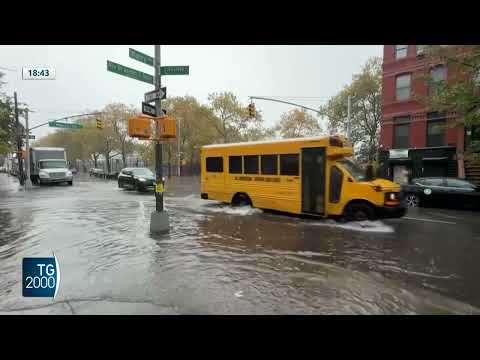 Piogge record a New York, due morti a Brooklyn Piogge record a New York, due morti a Brooklyn