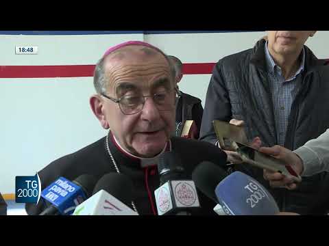 Milano, parrocchie alluvionate. Mons. Delpini visita oratorio Pratocentenaro