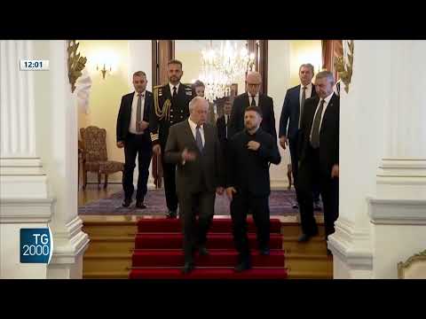 Ucraina, russi attaccano ancora. Zelensky a Parigi Ucraina, russi attaccano ancora. Zelensky a Parigi