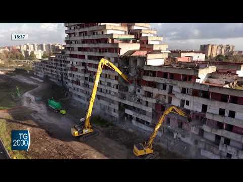 a scampia demolita la vela rossa di gomorra da Tv2000.it a scampia demolita la vela rossa di gomorra