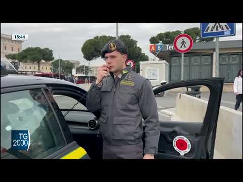 Roma, controlli a Termini. Sequestro record materiale contraffatto
