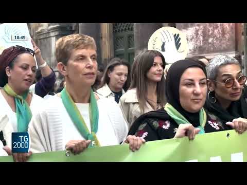 Madri israeliane e palestinesi a Roma in marcia per la pace a piedi nudi