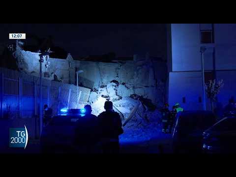 crolla la vela rossa a scampia 47 famiglie evacuate da Tv2000.it crolla la vela rossa a scampia 47 famiglie evacuate
