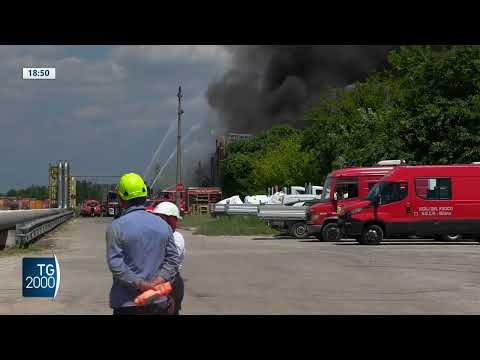 mantova in fiamme azienda chimica evacuati operai da Tv2000.it mantova in fiamme azienda chimica evacuati operai