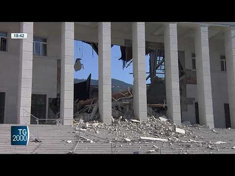 bolzano crolla parte del palazzo del tribunale sfiorata la tragedia da Tv2000.it bolzano crolla parte del palazzo del tribunale sfiorata la tragedia