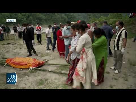 nepal oltre mille vittime delle devastanti alluvioni riti di cremazione collettive da Tv2000.it nepal oltre mille vittime delle devastanti alluvioni riti di cremazione collettive
