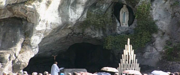 Il Rosario Da Lourdes In Diretta Alle 18 E In Replica Solo Per Luglio Alle 10 Anziche Alle 00 Tv00