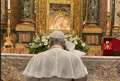 La visita a sorpresa del Papa a Genazzano