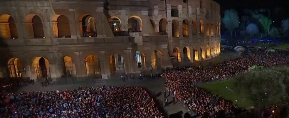 Via Crucis dal Colosseo con Papa Leone XIV <br> Venerdì 3 aprile ore 21.15 in diretta